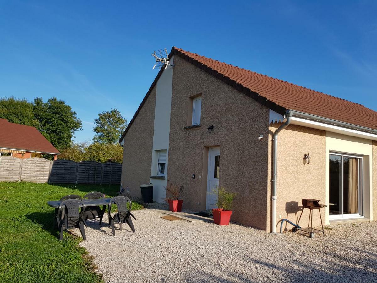 Gite Le Petit Pied-A-Terre La Chapelle-Saint-Sauveur  Exterior foto